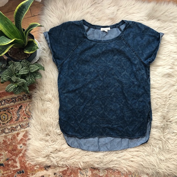 Anthropologie Tops - Anthro Cloth & Stone Chambray Ikat Top Anthropologie Tops - Anthro Cloth & Stone Chambray Ikat Top